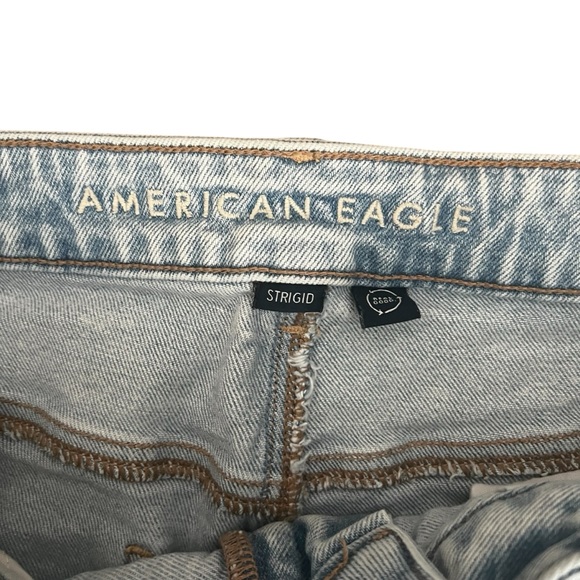 American Eagle Outfitters Light Wash Mom Jeans - Picture 5 of 7